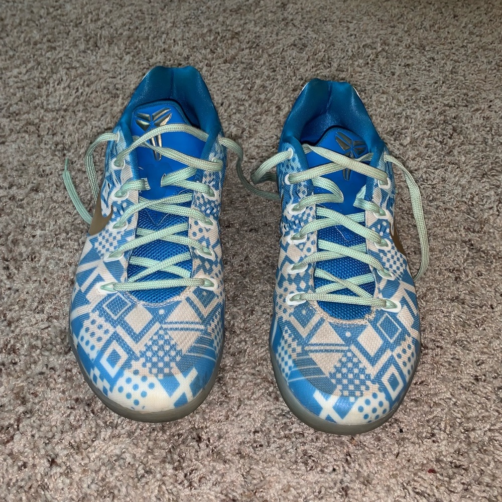 Kobe 9 EM Hyper Cobalt